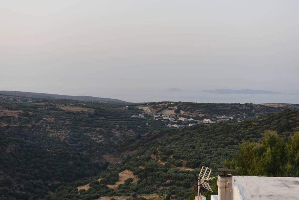 Paraspori Traditional Home With View المظهر الخارجي الصورة