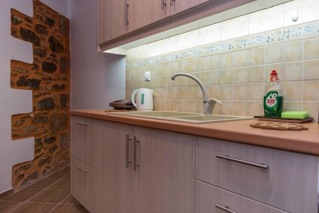 Paraspori Traditional Home With View المظهر الخارجي الصورة