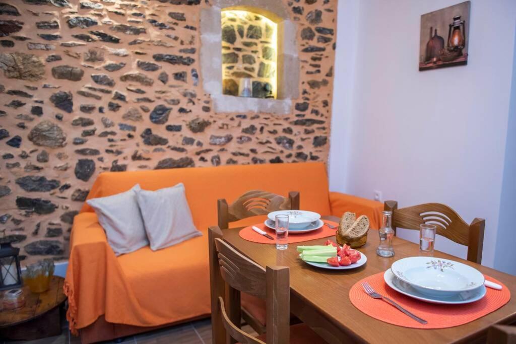 Paraspori Traditional Home With View المظهر الخارجي الصورة
